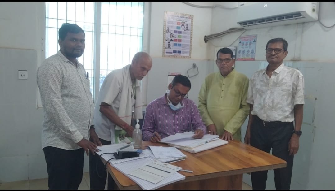 ବରିଷ୍ଠନାଗରୀକ ମଞ୍ଚ ପକ୍ଷରୁ ସ୍ବାସ୍ଥ୍ଯ ଅଧିକାରୀଙ୍କୁ ଦାବିପତ୍ର ପ୍ରଦାନ