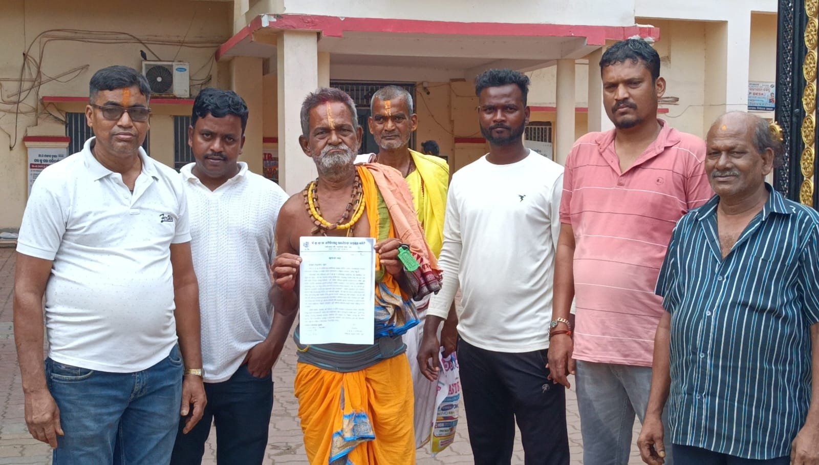 ମଶାଣି ଚଣ୍ଡୀ ମନ୍ଦିର ଉନ୍ନତିକରଣ ପାଇଁ ଜିଲ୍ଲା ପ୍ରଶାସନଙ୍କୁ ଦାବିପତ୍ର ପ୍ରଦାନ