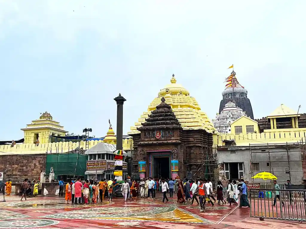ଶ୍ରୀମନ୍ଦିରର ମହାପ୍ରସାଦ ପ୍ରସ୍ତୁତି ସହ ବିଭିନ୍ନ ସମସ୍ୟାର ସମାଧାନ ନେଇ ସୁଆର ନିଯୋଗର କର୍ମକର୍ତ୍ତାଙ୍କ ସହ ଆଇନ ମନ୍ତ୍ରୀ ପୃଥ୍ୱୀରାଜ ହରିଚନ୍ଦନଙ୍କ ଆଲୋଚନା