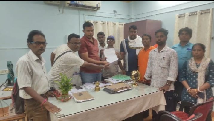 ସାମ୍ବାଦିକଙ୍କୁ ଦୄବ୍ଯବହାର ପ୍ରତିବାଦରେ ଏସଡିପିଓଙ୍କୁ ଦାବୀପତ୍ର ପ୍ରଦାନ