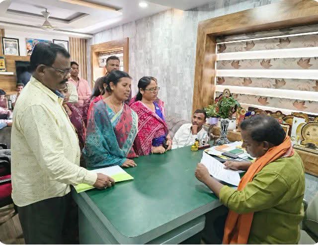 ଗୋଡଭଗା ପିଏମ ଶ୍ରୀ ବିଦ୍ୟାଳୟ ଶିକ୍ଷୟିତ୍ରୀଙ୍କ ଡେପୁଟେସନ ବାତିଲ ପାଇଁ ବିଧାୟକଙ୍କୁ ଏସଏମସିର ନିବେଦନ