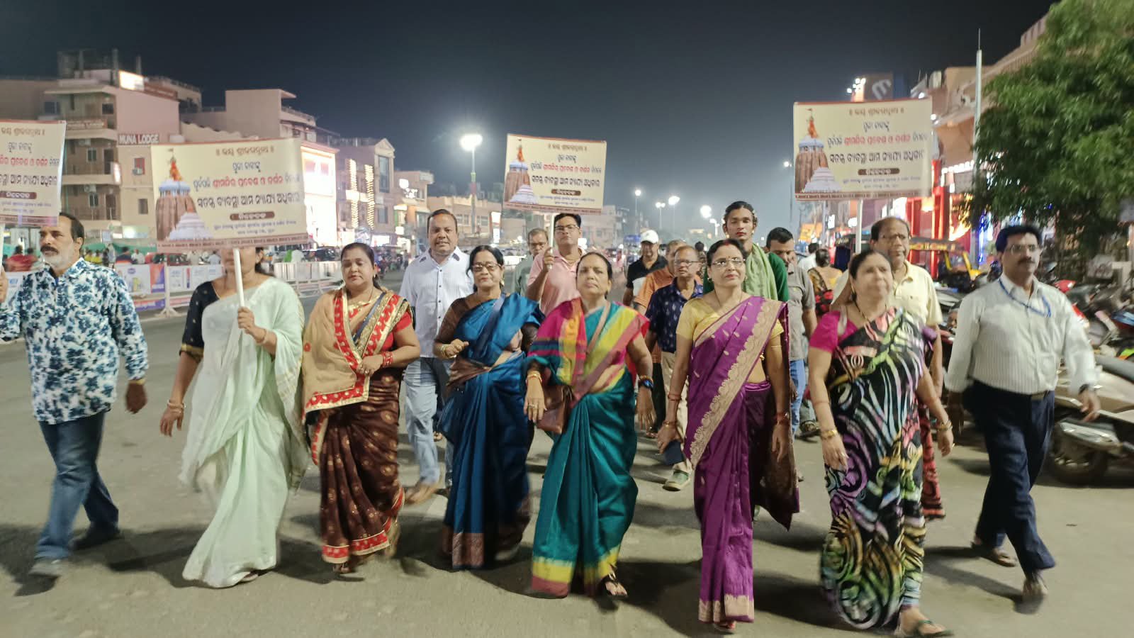 ‎ମହାପ୍ରଭୁଙ୍କ ଦର୍ଶନର ସ୍ଥାୟୀ ବ୍ୟବସ୍ଥା ଦାବିରେ ସତ୍ୟାଗ୍ରହ ଜାରି : ପ୍ରଶାସନର ନିଷ୍ପତ୍ତିକୁ ଅପେକ୍ଷା