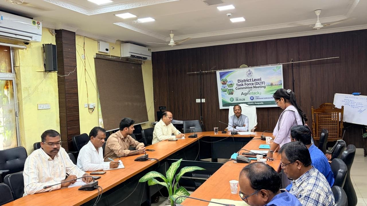 ଆଗ୍ରିଷ୍ଟାକ୍ ତଥ୍ୟ ସଂଗ୍ରହ ଓ କୃଷକ ପଞ୍ଜୀକରଣ ତ୍ୱରାନ୍ୱିତ କରିବାକୁ ନୂଆପଡା ଜିଲ୍ଲାପାଳଙ୍କ ଗୁରୁତ୍ୱ