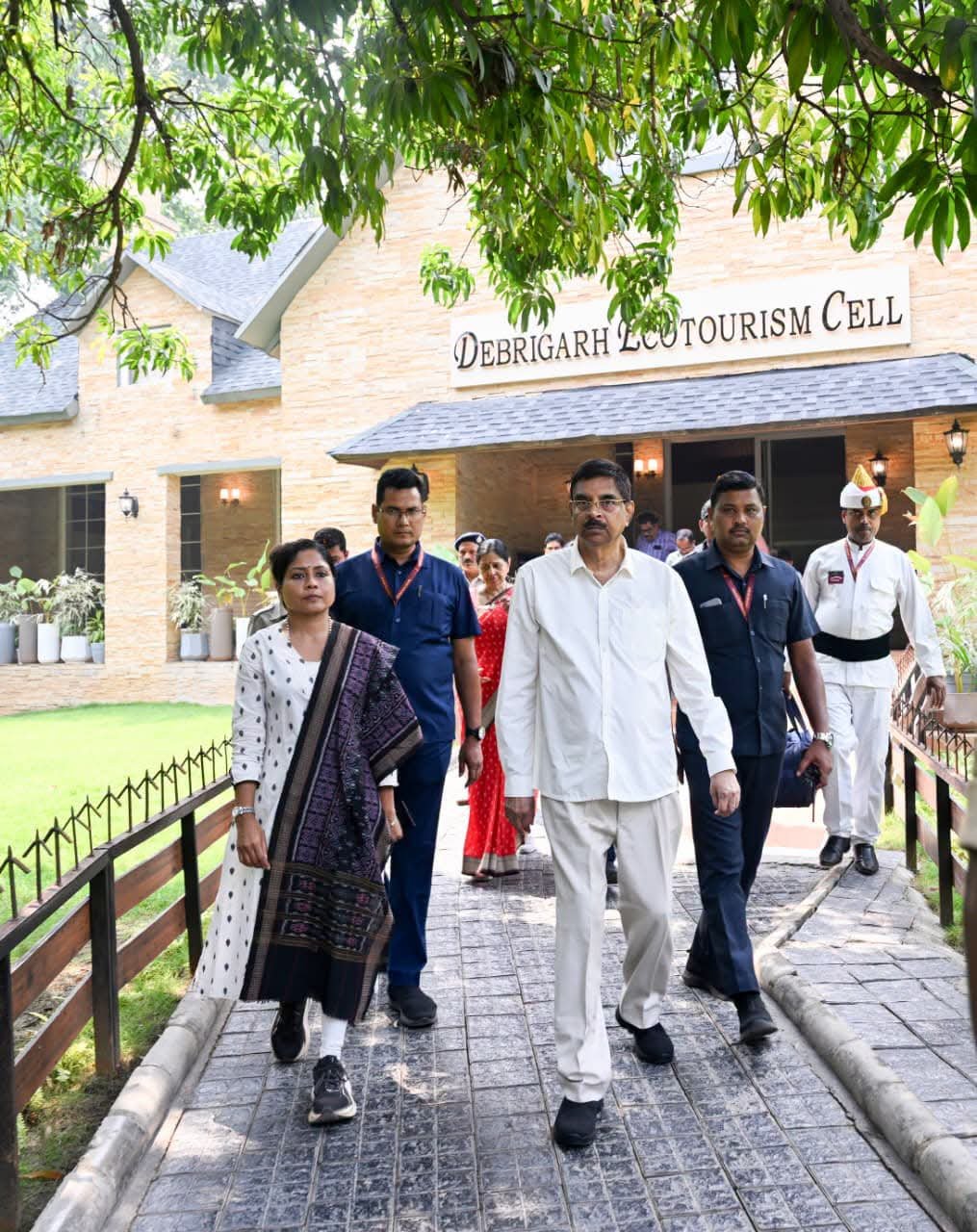 ଡେବ୍ରିଗଡ଼ ବନ୍ୟଜନ୍ତୁ ଅଭୟାରଣ୍ୟ ପରିଦର୍ଶନ କଲେ ମହାମହିମ ରାଜ୍ୟପାଳ
